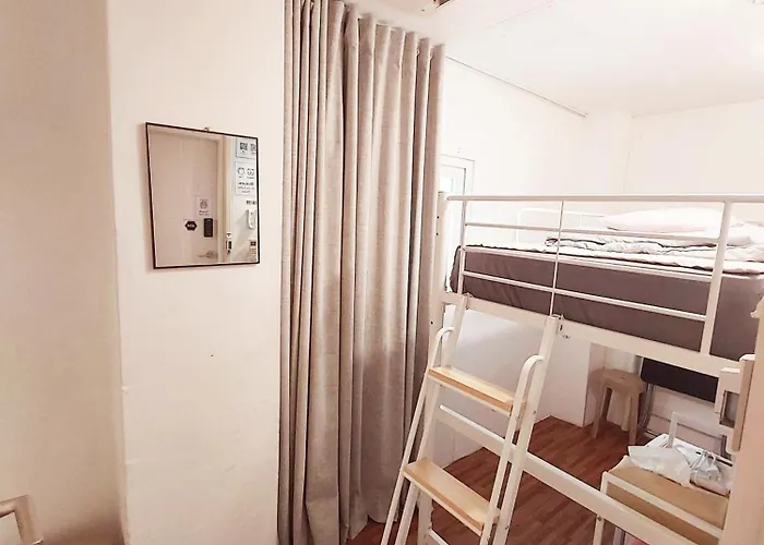 Hostel Blue Boat Myeongdong *